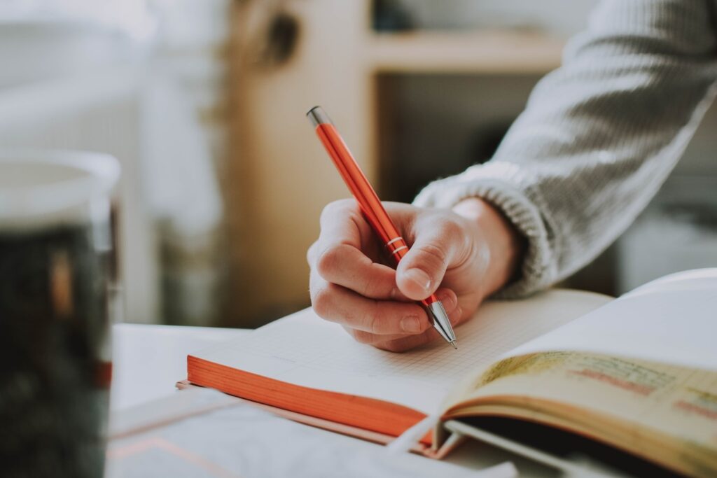 Histórias de sucesso: Estudantes que superaram desafios